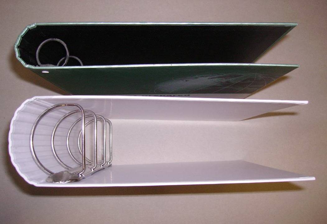 ring binder with curved spine